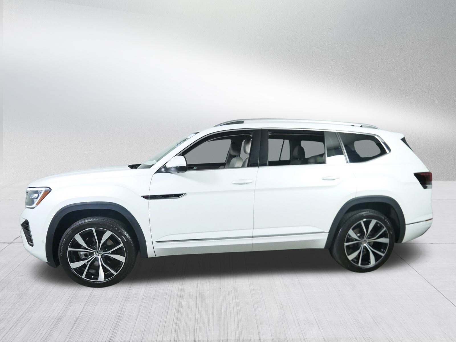 2024 Volkswagen Atlas SEL Premium R-Line photo 4
