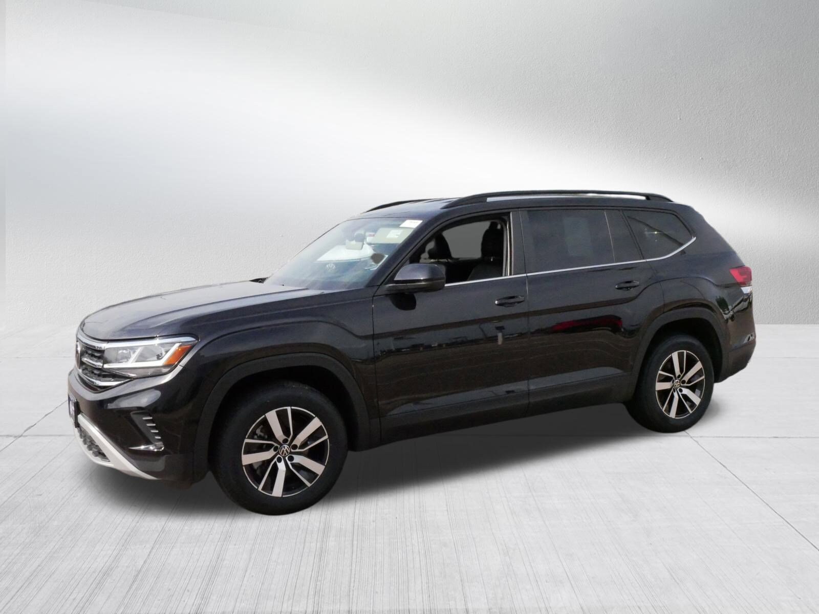 2022 Volkswagen Atlas SE photo 3