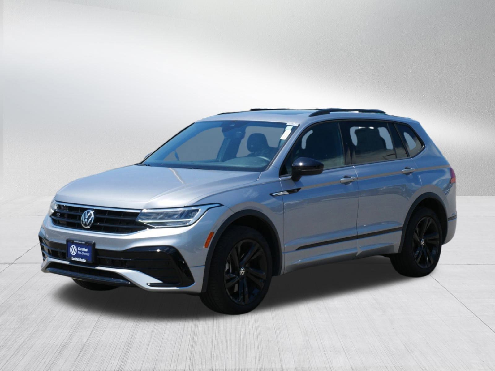 2024 Volkswagen Tiguan SE R-Line Black photo 3
