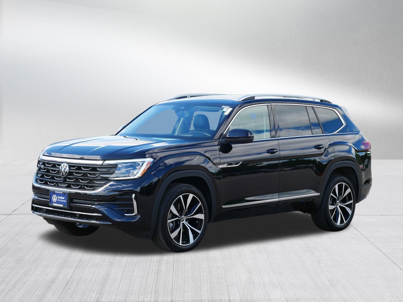 2024 Volkswagen Atlas SEL Premium R-Line photo 3