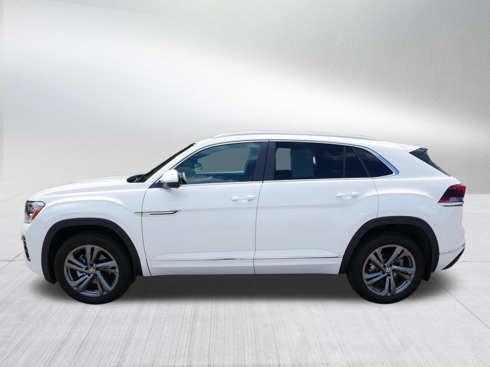 2024 Volkswagen Atlas Cross Sport SEL R-Line photo 4