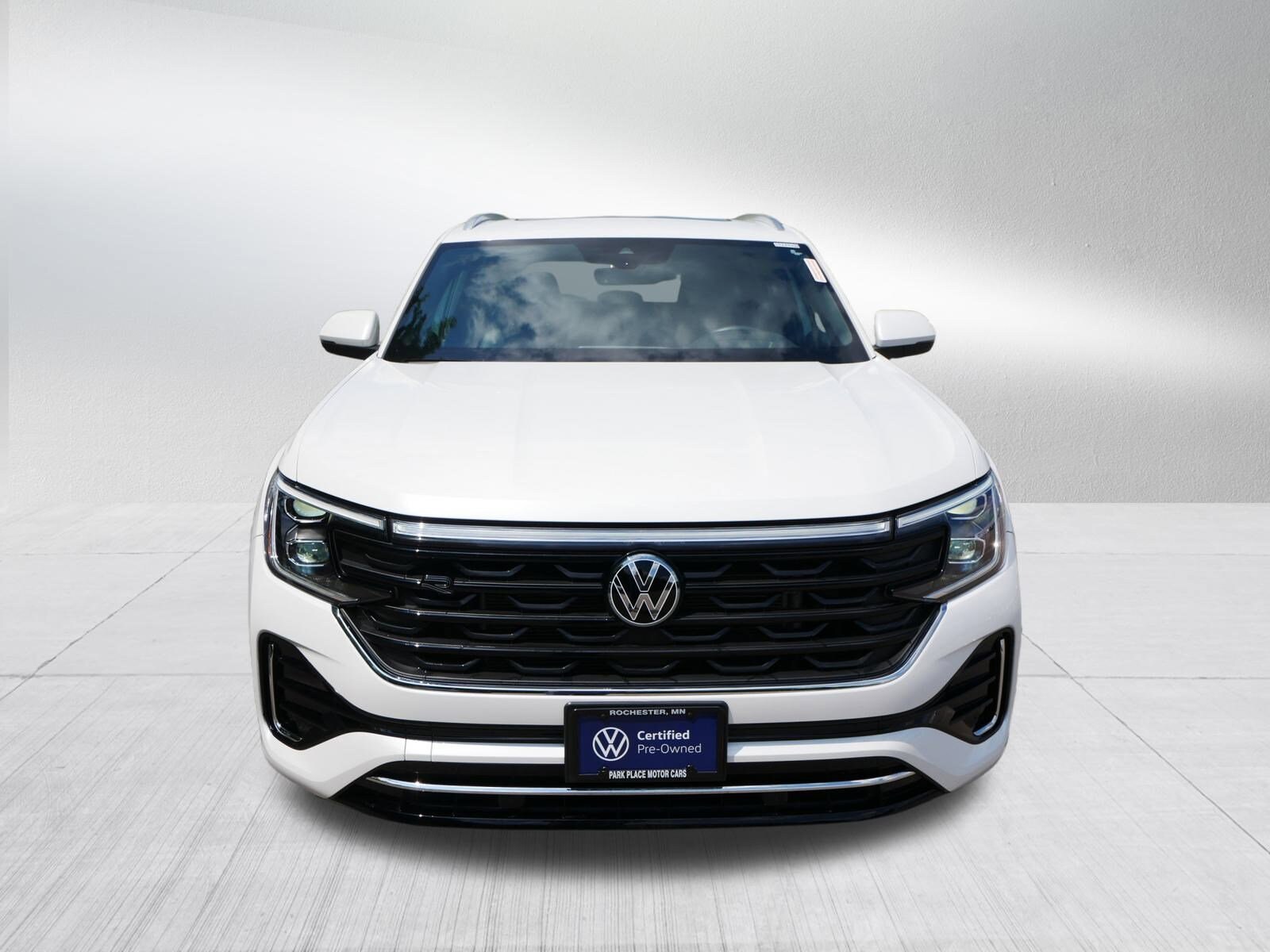2024 Volkswagen Atlas Cross Sport SEL R-Line photo 2