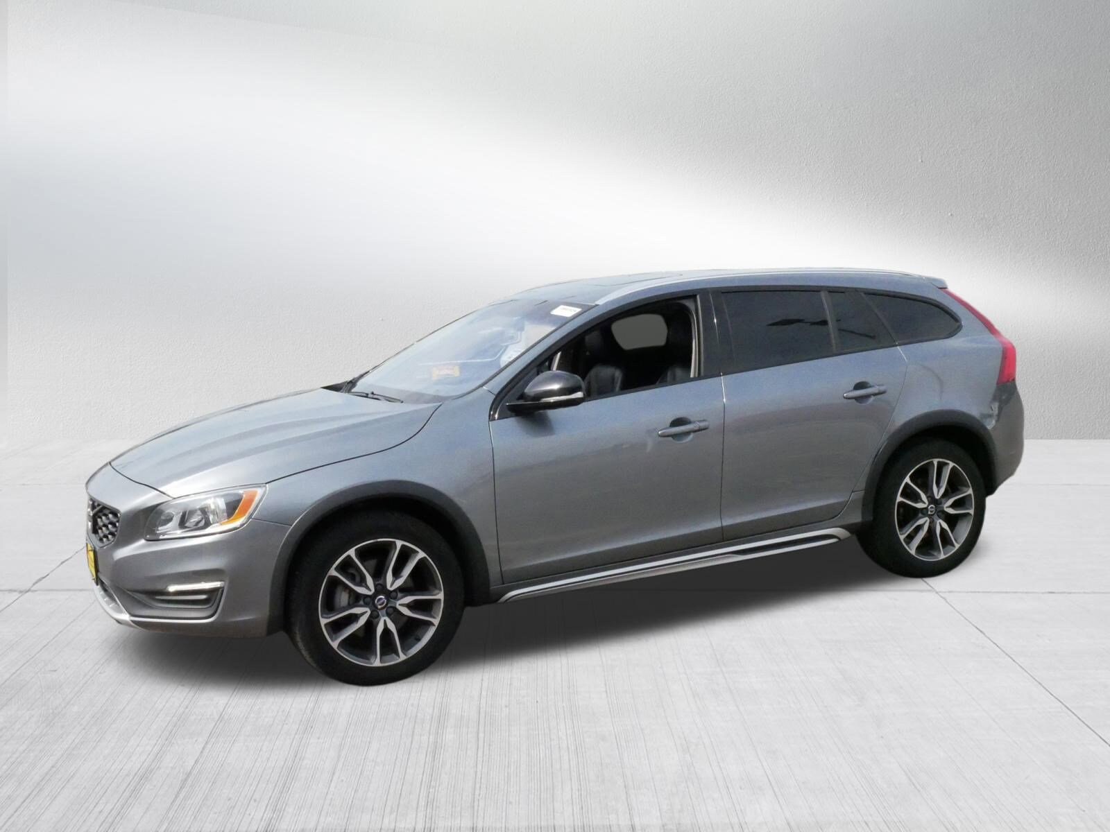 2018 Volvo V60 Cross Country T5 photo 3