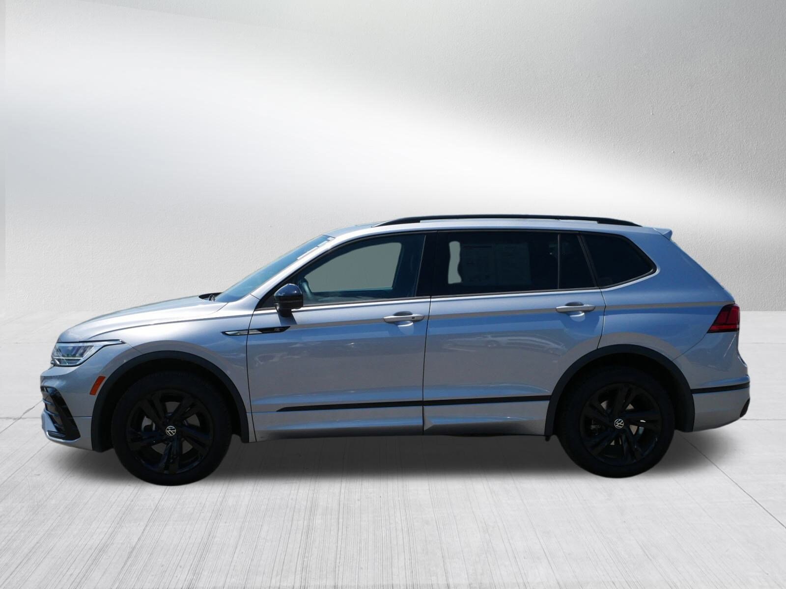 2024 Volkswagen Tiguan SE R-Line Black photo 4