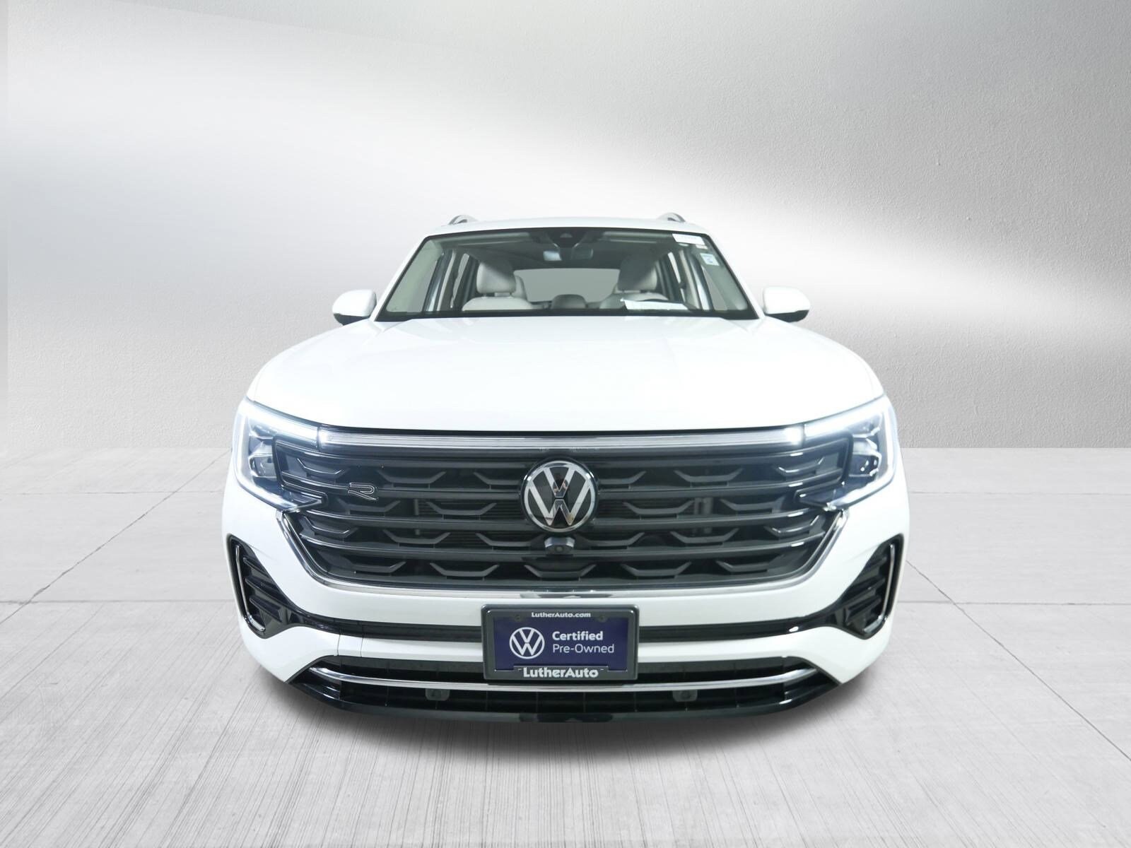 2024 Volkswagen Atlas SEL Premium R-Line photo 2