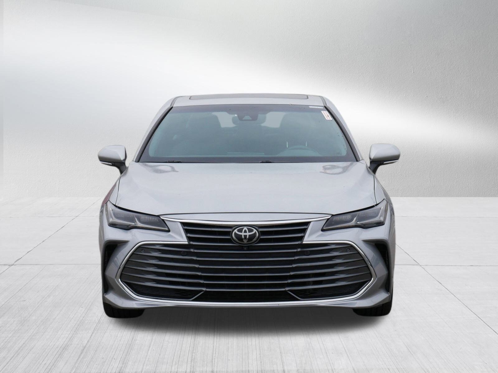 2020 Toyota Avalon Limited photo 2