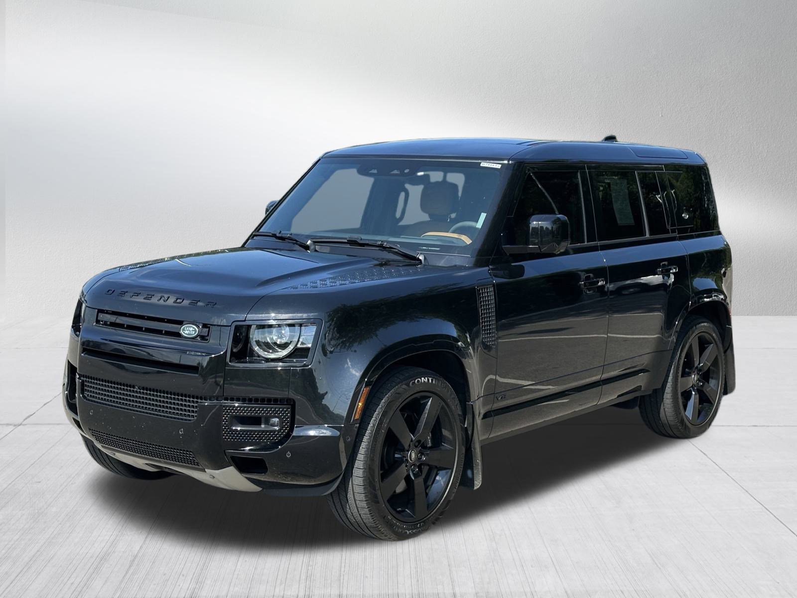 2024 Land Rover Defender V8 photo 3