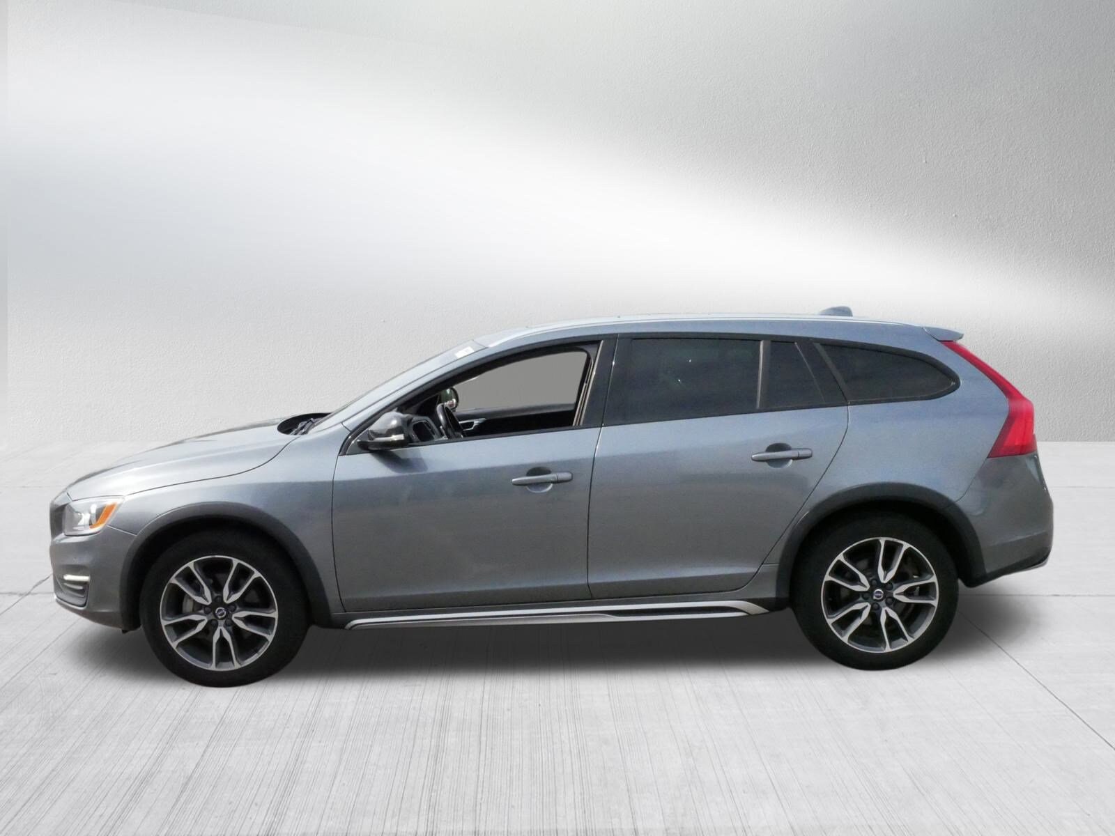 2018 Volvo V60 Cross Country T5 photo 4