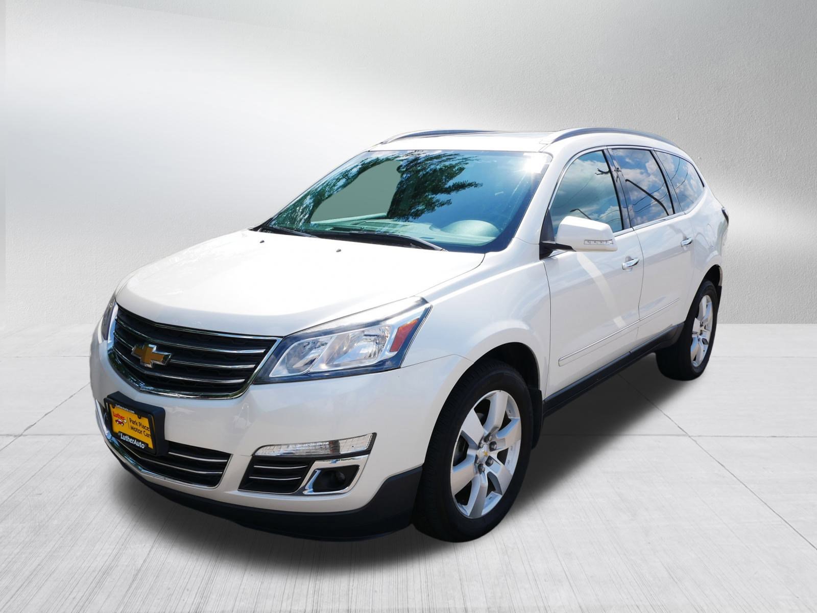 2014 Chevrolet Traverse LTZ photo 3