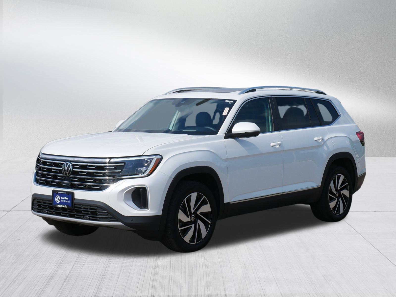 2024 Volkswagen Atlas SEL photo 3