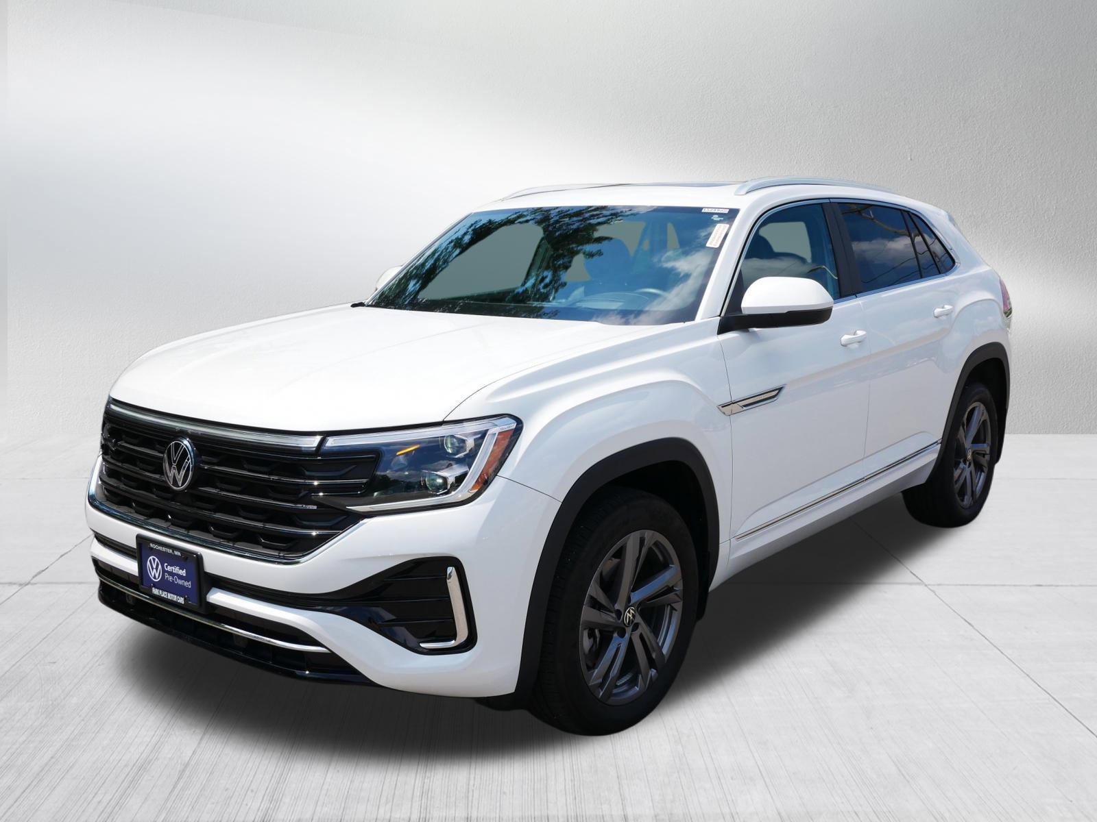 2024 Volkswagen Atlas Cross Sport SEL R-Line photo 3
