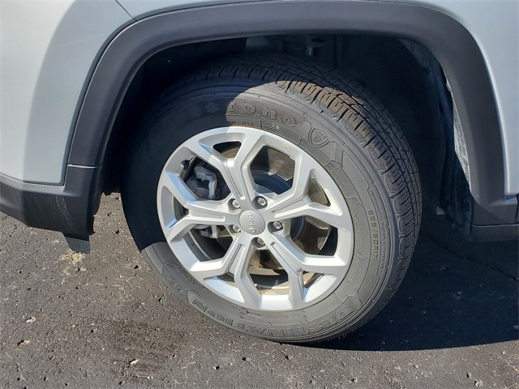 Used 2024 Jeep Compass Latitude SUV