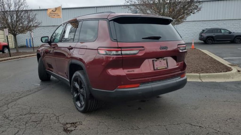 Used 2024 Jeep Grand Cherokee L Laredo SUV