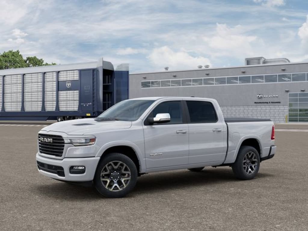 New 2026 Ram 1500 LARAMIE CREW CAB 4X4 5'7 BOX Pickup