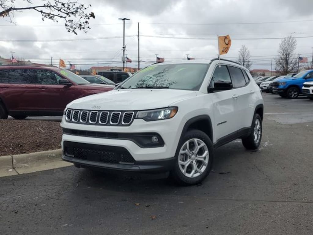 Used 2024 Jeep Compass Latitude SUV