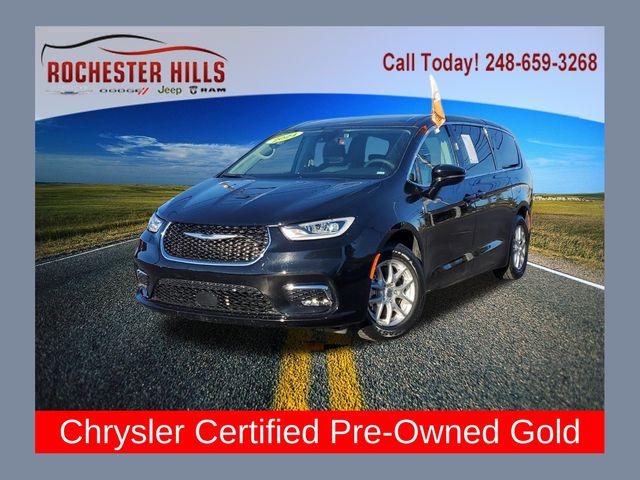 2024 Chrysler Pacifica Touring L's photo