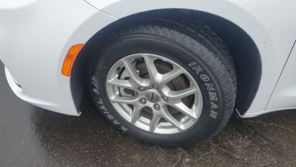 Used 2024 Chrysler Pacifica Touring L Van Passenger Van