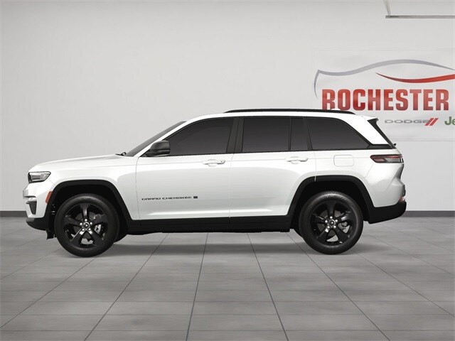 2025 Jeep Grand Cherokee Limited photo 3
