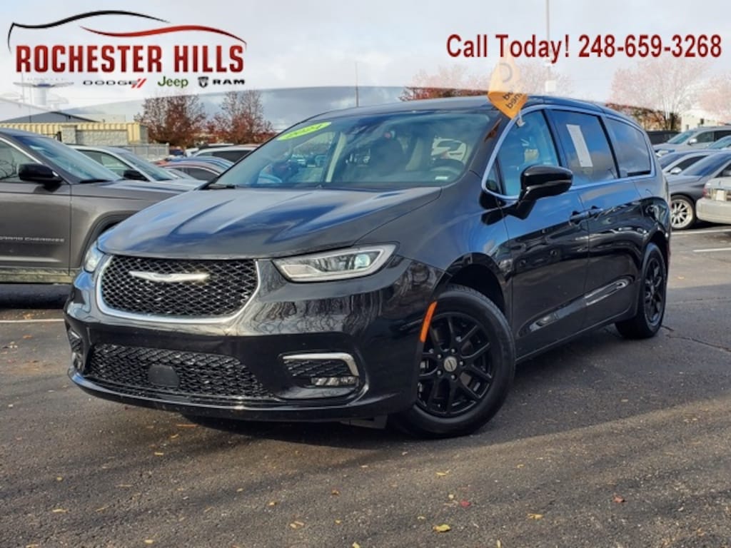 Used 2024 Chrysler Pacifica Touring L Van Passenger Van
