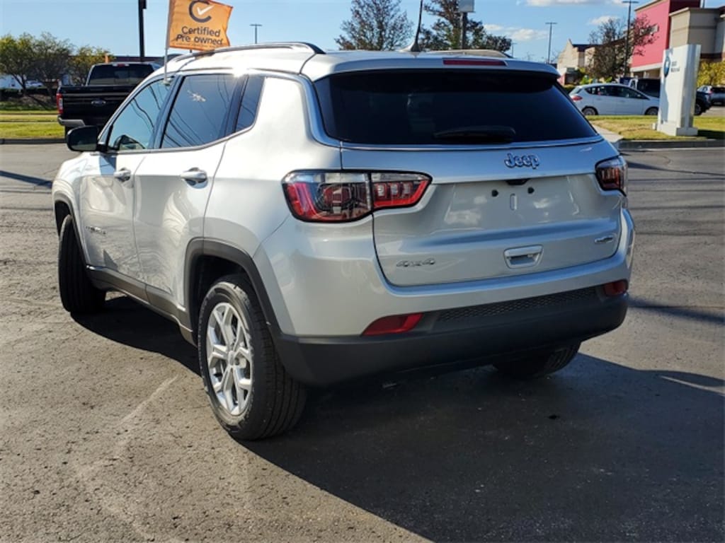 Used 2024 Jeep Compass Latitude SUV