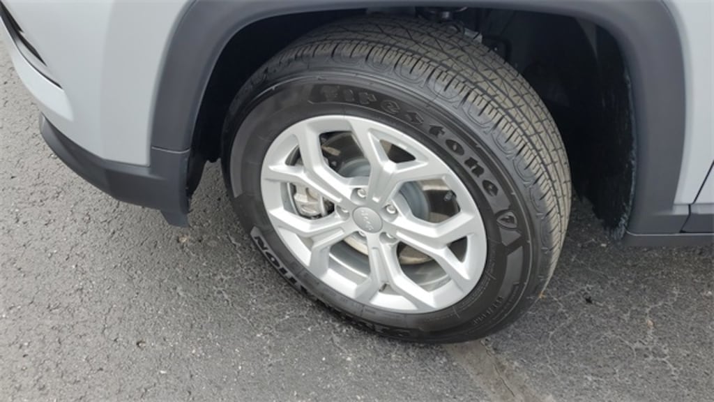 Used 2024 Jeep Compass Latitude SUV