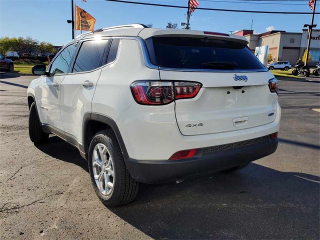 Used 2024 Jeep Compass Latitude SUV