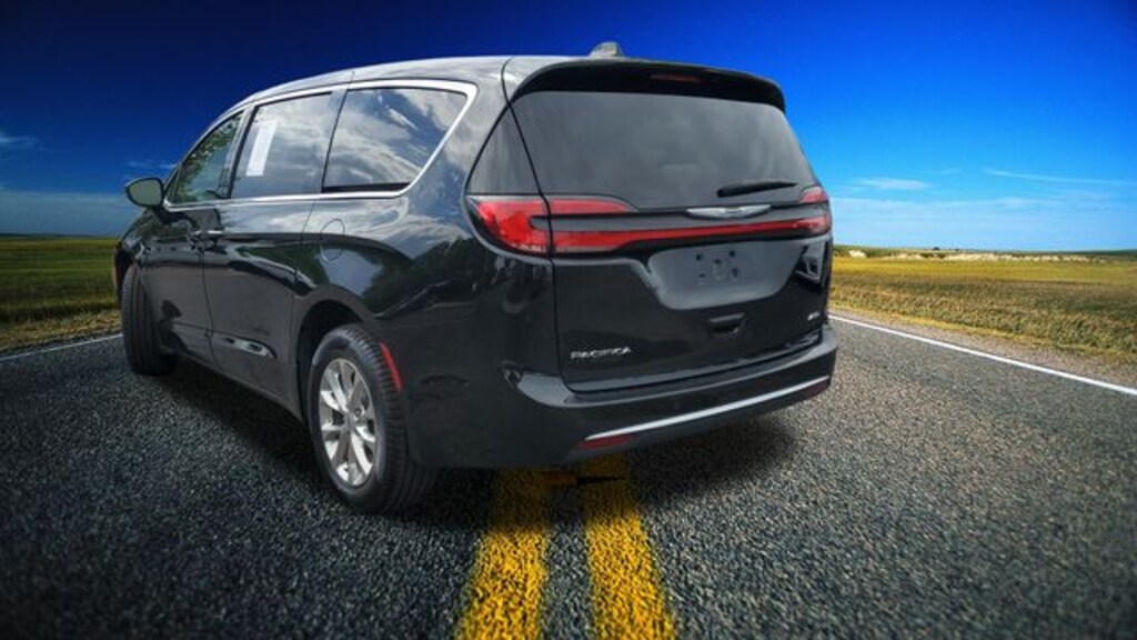Used 2023 Chrysler Pacifica Touring L Van Passenger Van