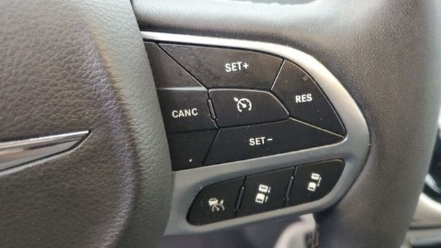 2024 Chrysler Pacifica Touring L - Photo 11