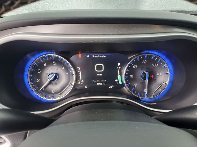 2024 Chrysler Pacifica Touring L - Photo 12