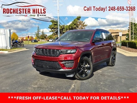 2023 Jeep Grand Cherokee Laredo SUV