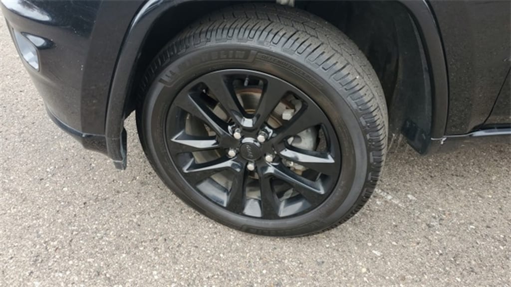 Used 2019 Jeep Grand Cherokee Laredo SUV