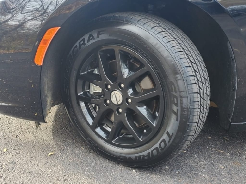 Used 2024 Chrysler Pacifica Touring L Van Passenger Van