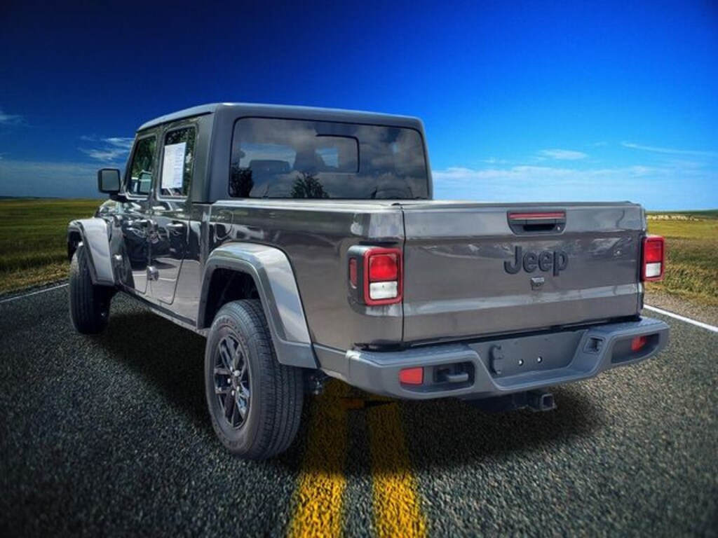 Used 2022 Jeep Gladiator Sport Truck Crew Cab