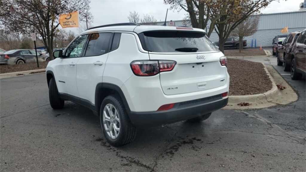 Used 2024 Jeep Compass Latitude SUV