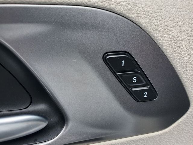 2024 Chrysler Pacifica Touring L - Photo 6