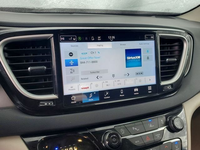2024 Chrysler Pacifica Touring L - Photo 13