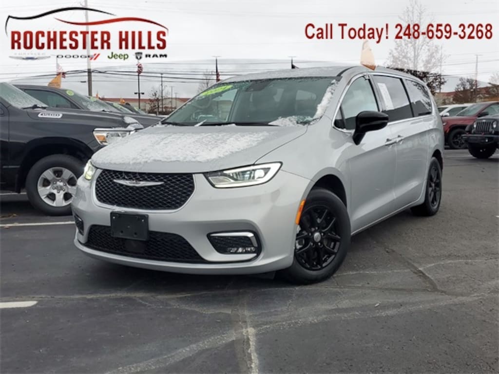 Used 2024 Chrysler Pacifica Touring L Van Passenger Van