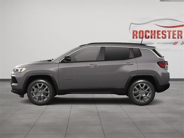 2023 Jeep Compass Latitude Lux photo 3