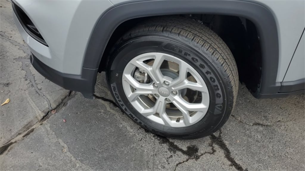 Used 2024 Jeep Compass Latitude SUV