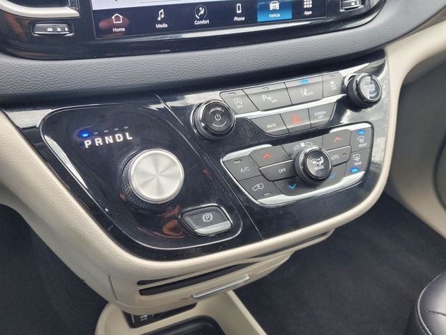 2024 Chrysler Pacifica Touring L - Photo 17