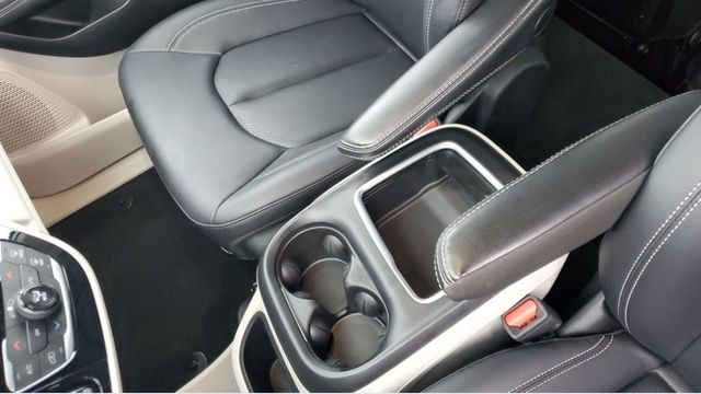 2024 Chrysler Pacifica Touring L - Photo 18