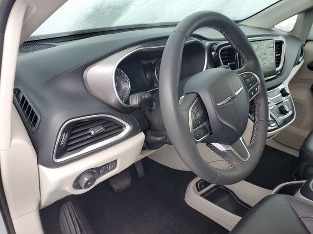 2024 Chrysler Pacifica Touring L - Photo 8
