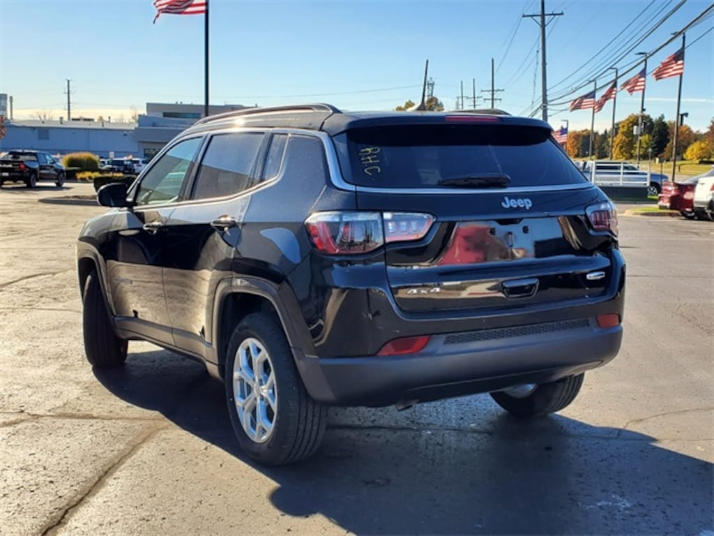 Used 2024 Jeep Compass Latitude SUV