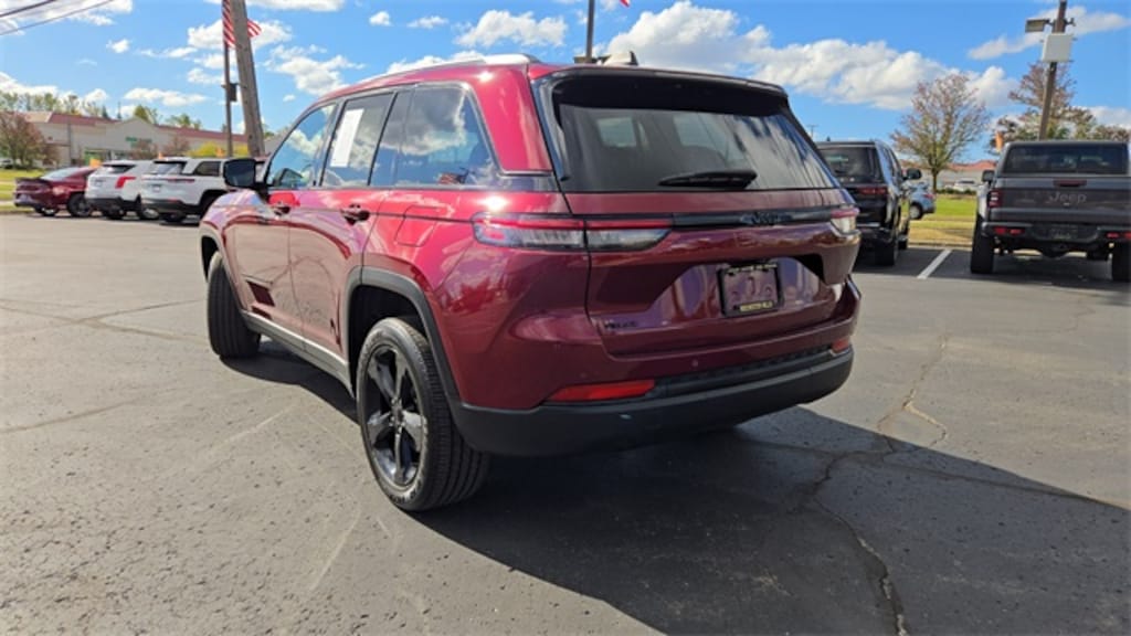 Certified 2023 Jeep Grand Cherokee Laredo SUV