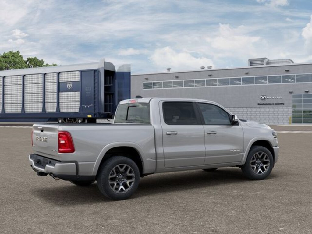 New 2026 Ram 1500 LARAMIE CREW CAB 4X4 5'7 BOX Pickup