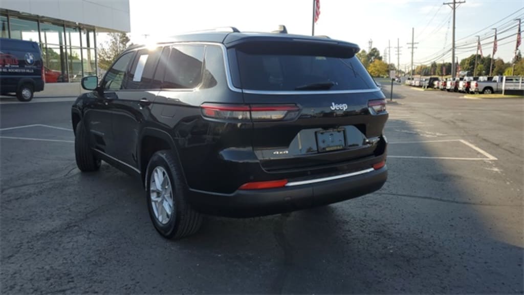 Used 2023 Jeep Grand Cherokee L Laredo SUV