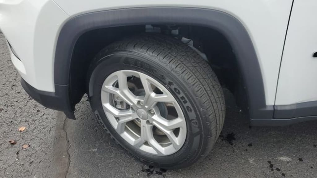 Used 2024 Jeep Compass Latitude SUV