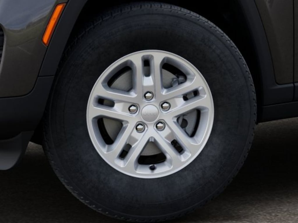 New 2025 Jeep Grand Cherokee LAREDO 4X4 Sport Utility