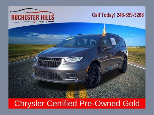 2023 Chrysler Pacifica Touring L AWD's photo