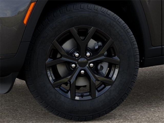 2025 Jeep Grand Cherokee Altitude photo 2